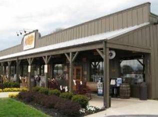 556 S 48th St, Springdale, AR 72762