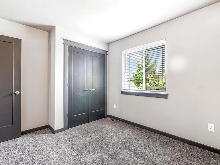 2463 Homestead St — Photo 10