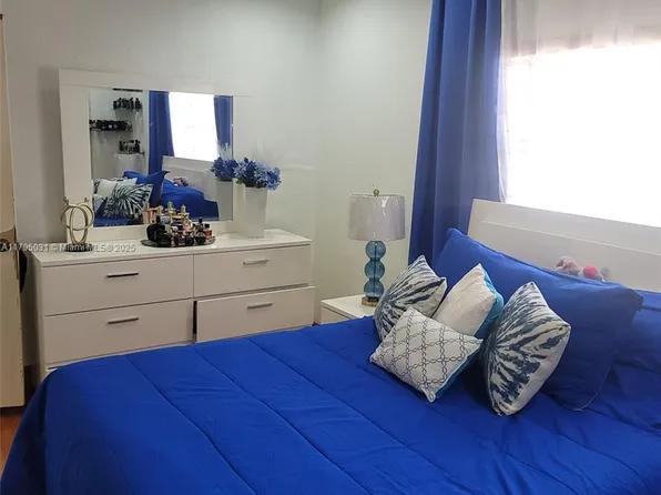 360 W 53rd Ter, Hialeah, FL 33012