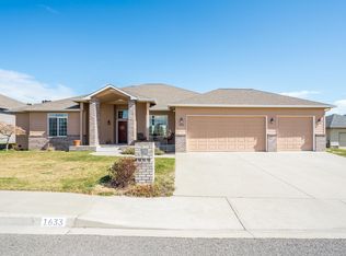 1633 Holly Ln, East Wenatchee, WA 98802