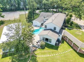 8402 Matthews Ln, Magnolia, TX
