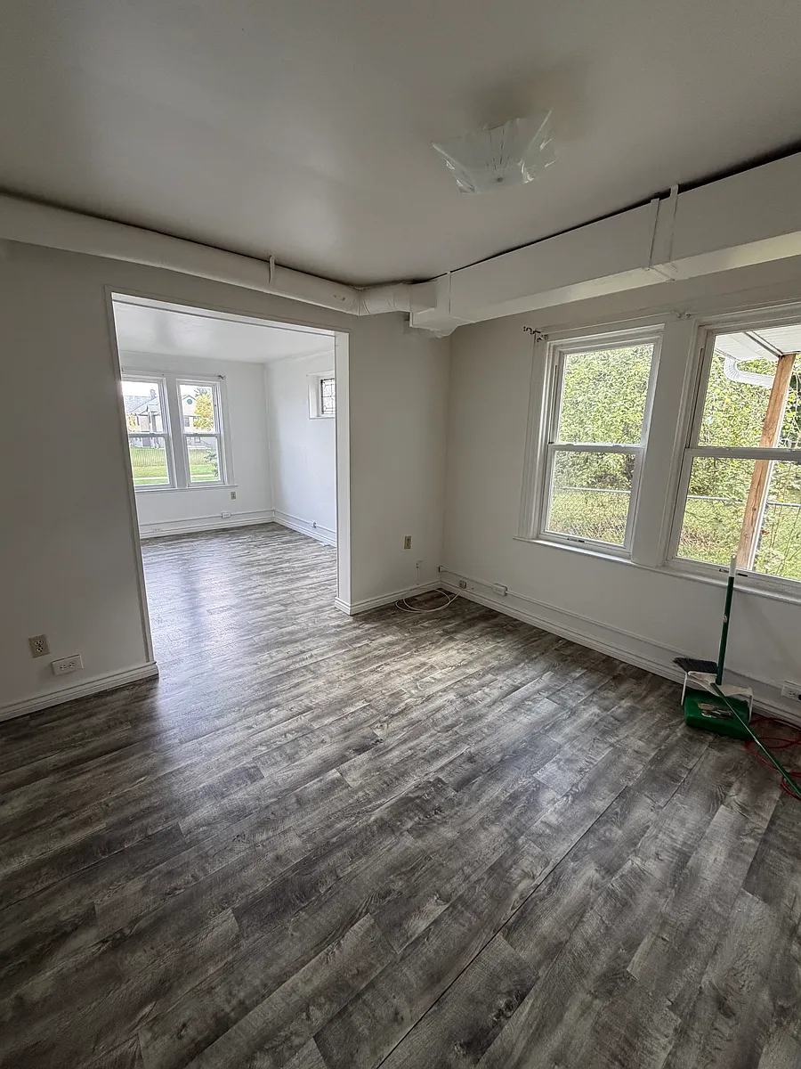 Building Photo - 297 Forest Ave #1
