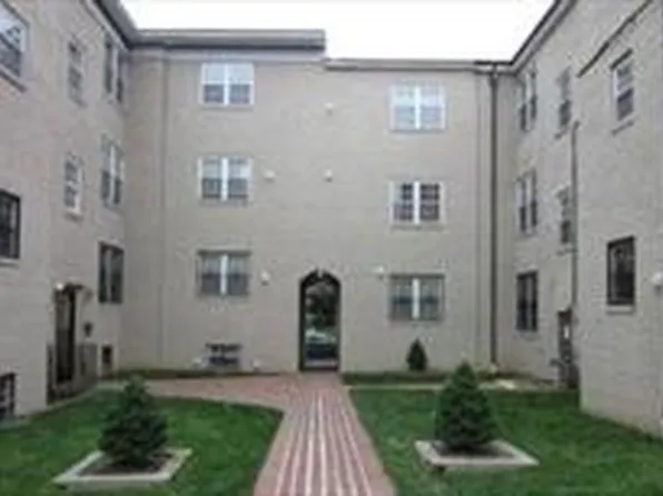 3221 8th St SE APT 14, Washington, DC 20032
