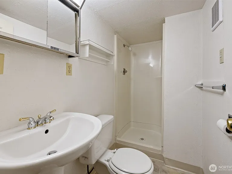 1010 N Union Ave — Photo 15