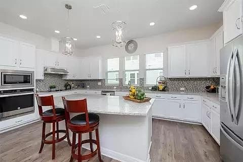 3rd image of 9549 Cavendish Dr