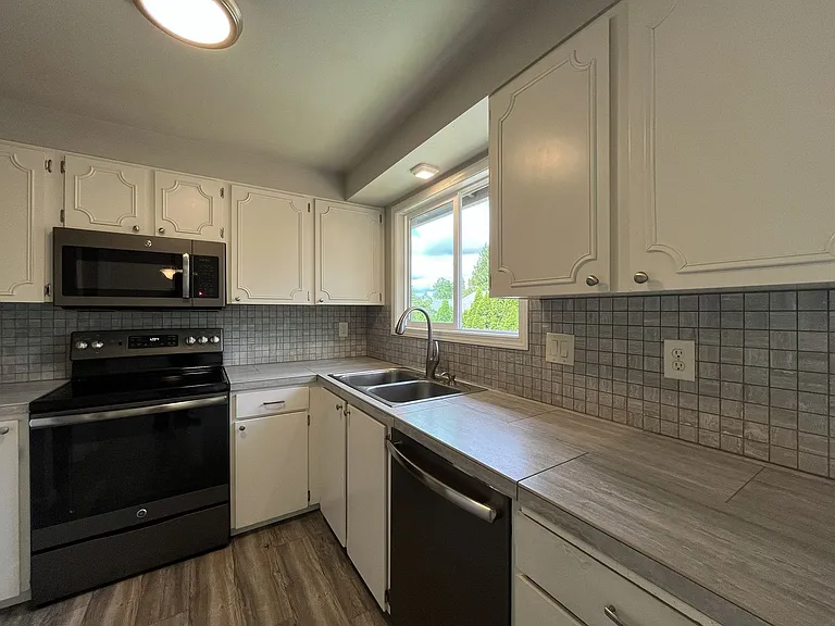 3919 SE Monroe St — Photo 11