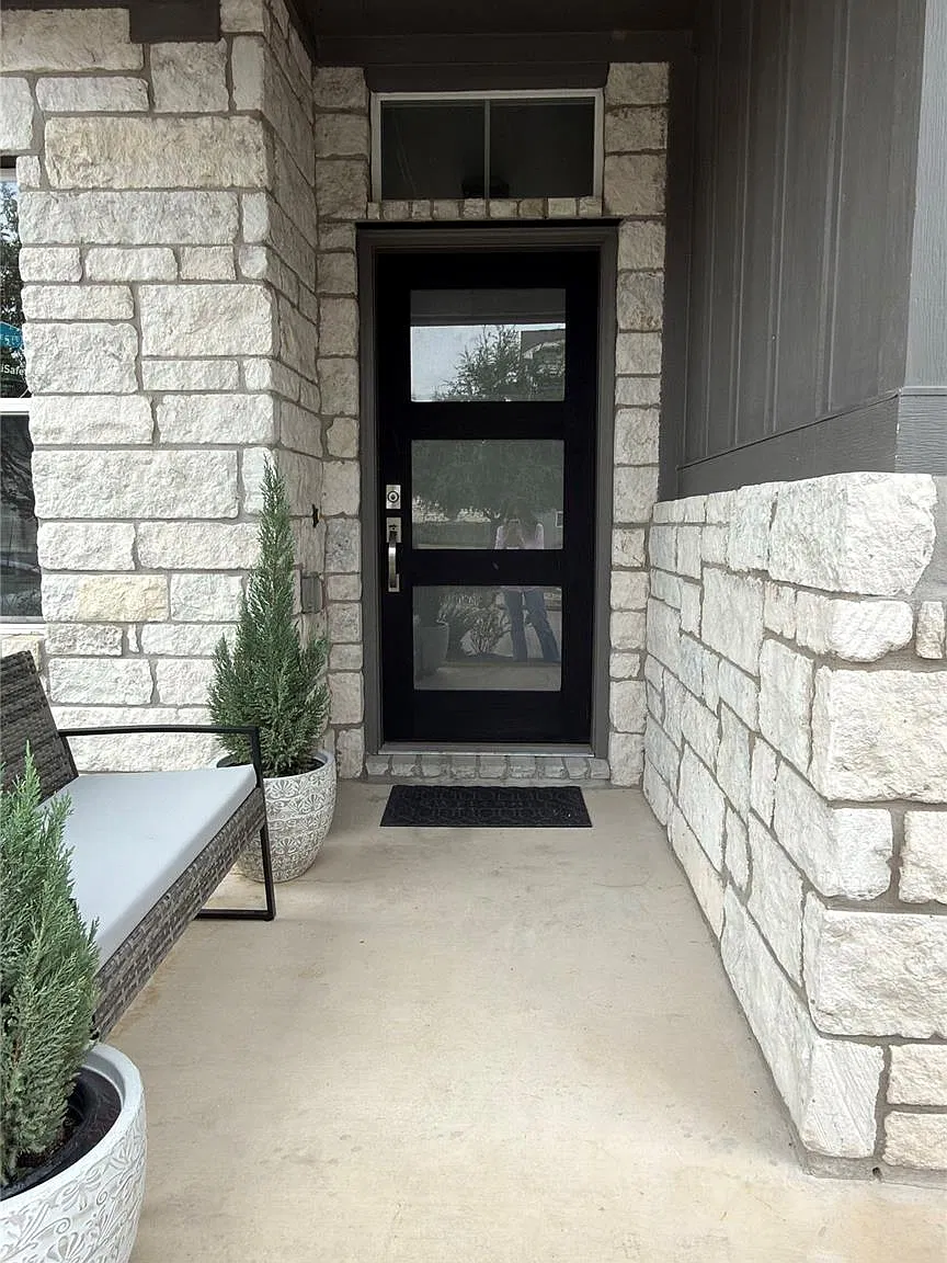 3 bed, 2.5 bath, 1472 sqft, $1,950 — Photo 2