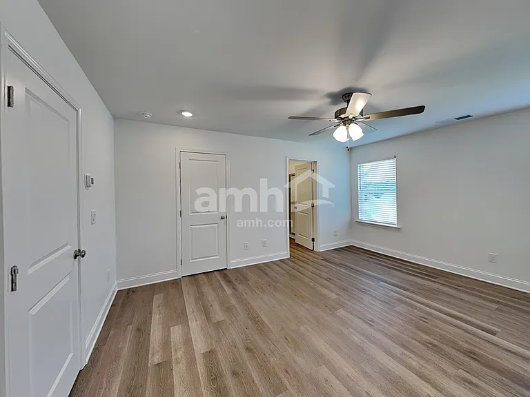 1036 Highland Walk — Photo 15
