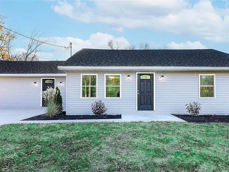 1341 Meadow Dr — Photo 1