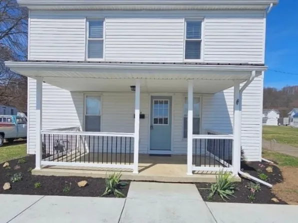 524 Railroad St, Newcomerstown, OH 43832