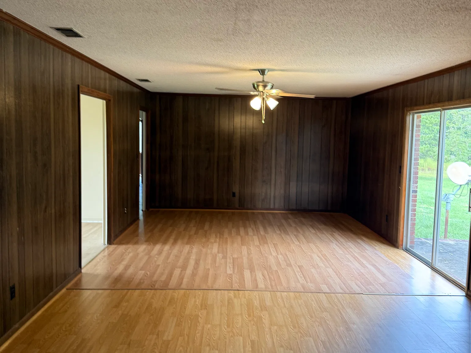 3 bed, 1767 sqft, $2,500 — Photo 2