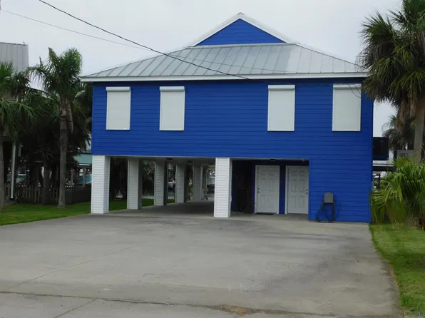 119 Melancon Dr, Golden Meadow, LA 70357