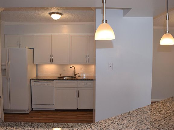4th image of 3800 Fairfax Dr APT 105