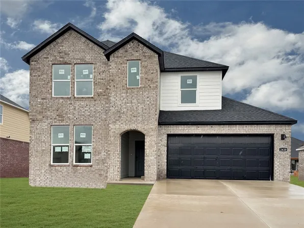 2420 Longfellow Dr, Bentonville, AR 72713
