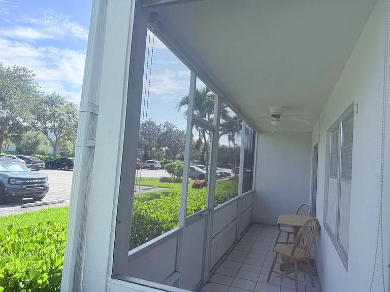 52 Mansfield Dr #B — Photo 27