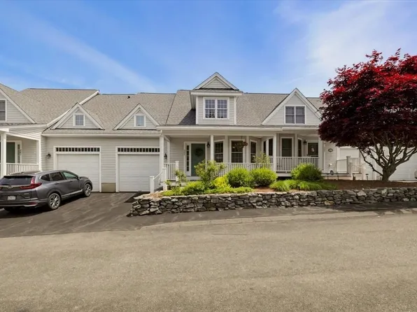 10 Charnstaff Ln Unit 202, Billerica, MA 01821