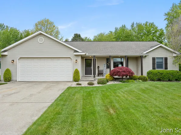 11575 Brookland Dr, Allendale, MI 49401