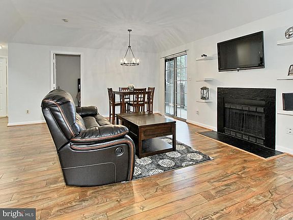 4th image of 3916 Penderview Dr APT 408