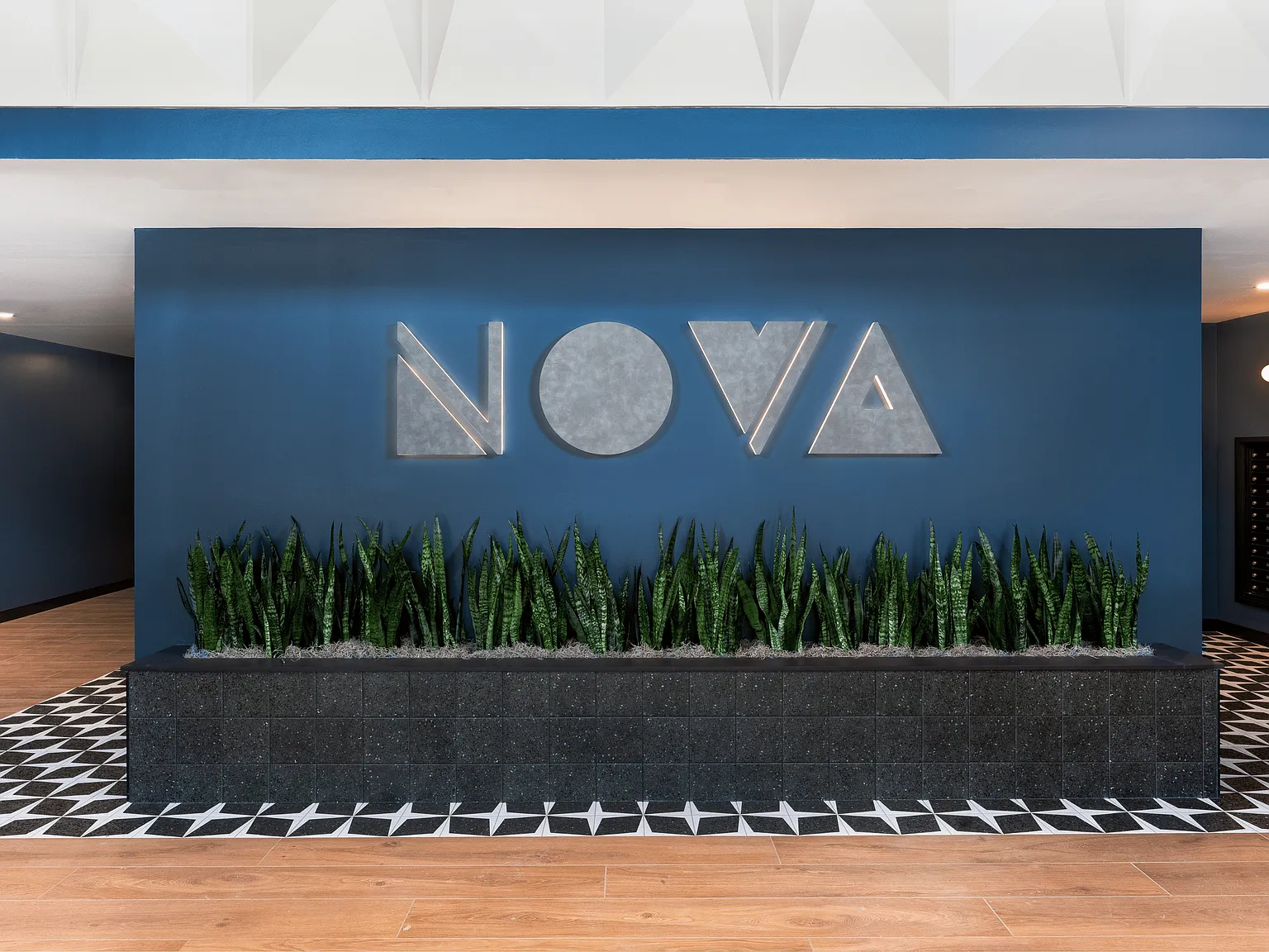 NOVA — Photo 2