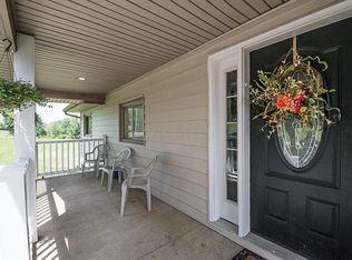 1560 Burnside Rd NW, Pataskala, OH 43062