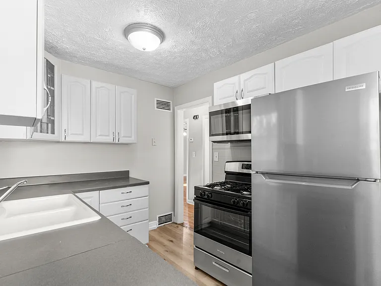 3927 Gold St — Photo 14