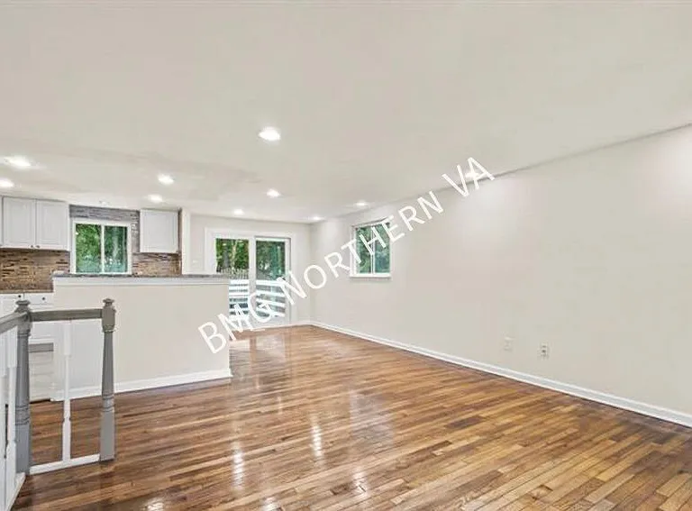 8461 Yellow Leaf Ct — Photo 2