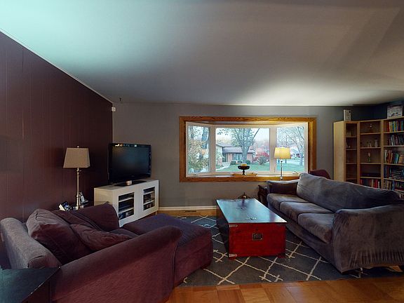 3rd image of 901 Bonnie Brae Dr