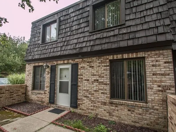 585 Tollis Pkwy #3-28, Broadview Heights, OH 44147