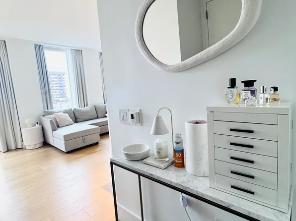 15 West 61st Street image 1 of 9