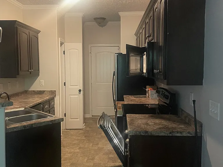 634 Hidden Valley Dr — Photo 12