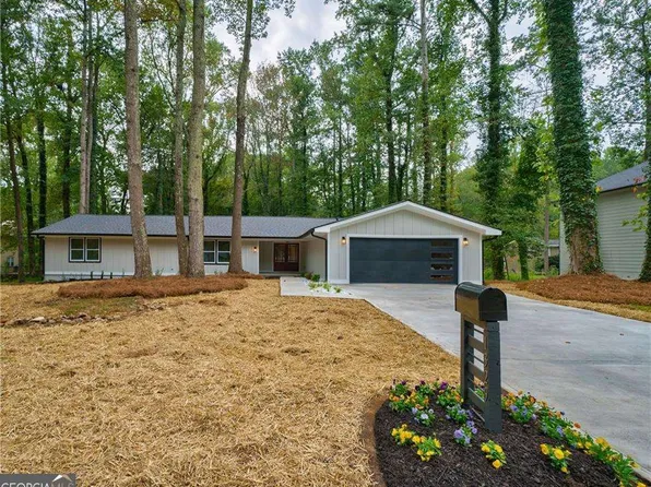 1329 Hidden Hills Pkwy, Stone Mountain, GA 30088