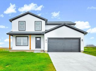 502 Travis Dr, Carlock, IL 61725