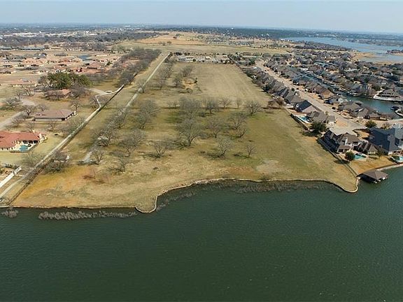 3rd image of 1720 Waters Edge Dr