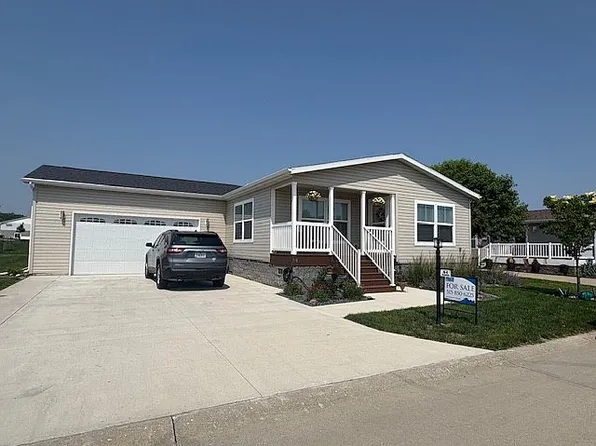 9602 Bishop Dr #64, West Des Moines, IA 50266