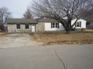 631 6th St, Ramona, OK 74061