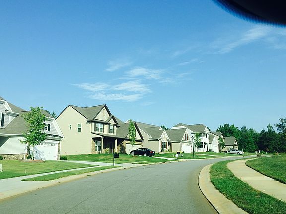 3rd image of 117 Marquette Dr