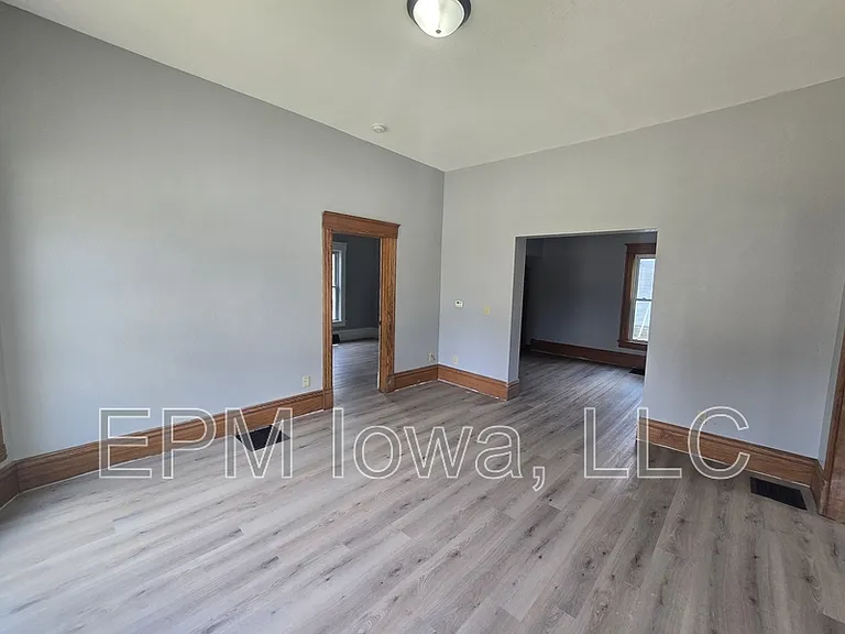 301 Leland Ave — Photo 11