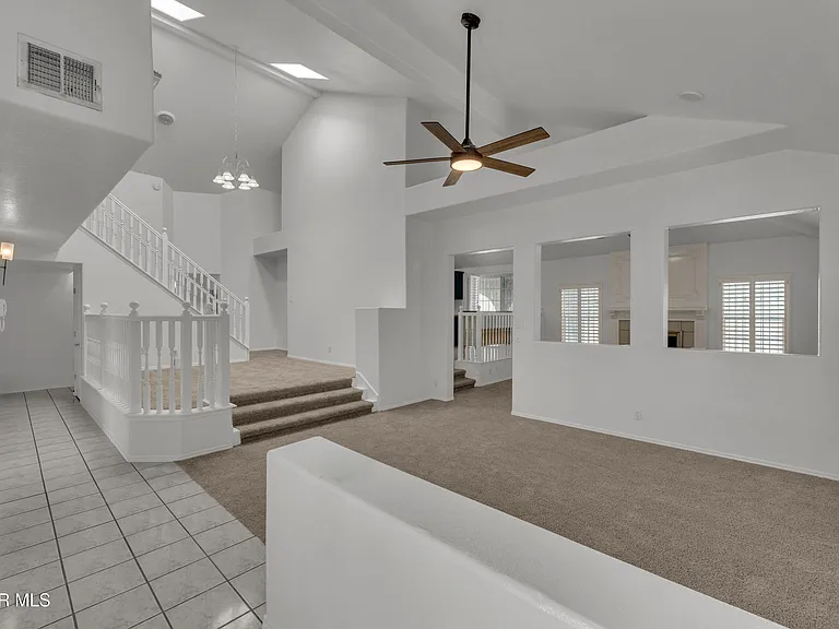 1325 Whirlaway Dr — Photo 3