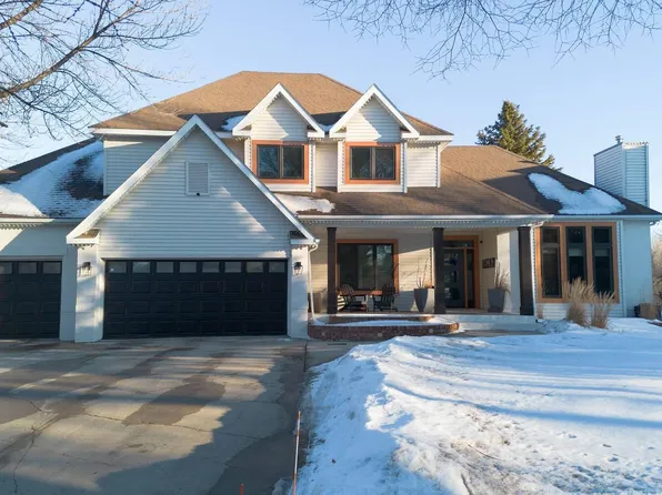 1273 S 36th St, Grand Forks, ND 58201