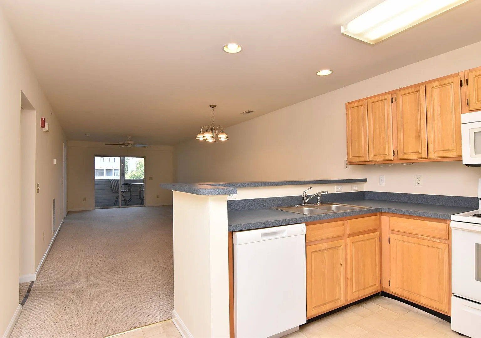 2BR 2BA Rehoboth Beach Condo in Sanibel Village — Photo 4
