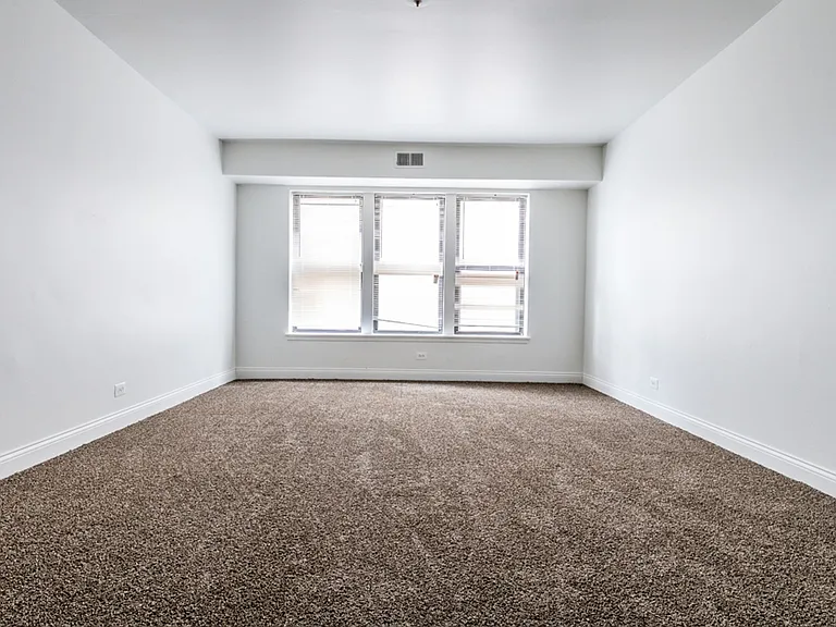 5046 S Champlain Ave — Photo 23