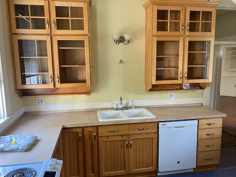 561 Russell Dr — Photo 13