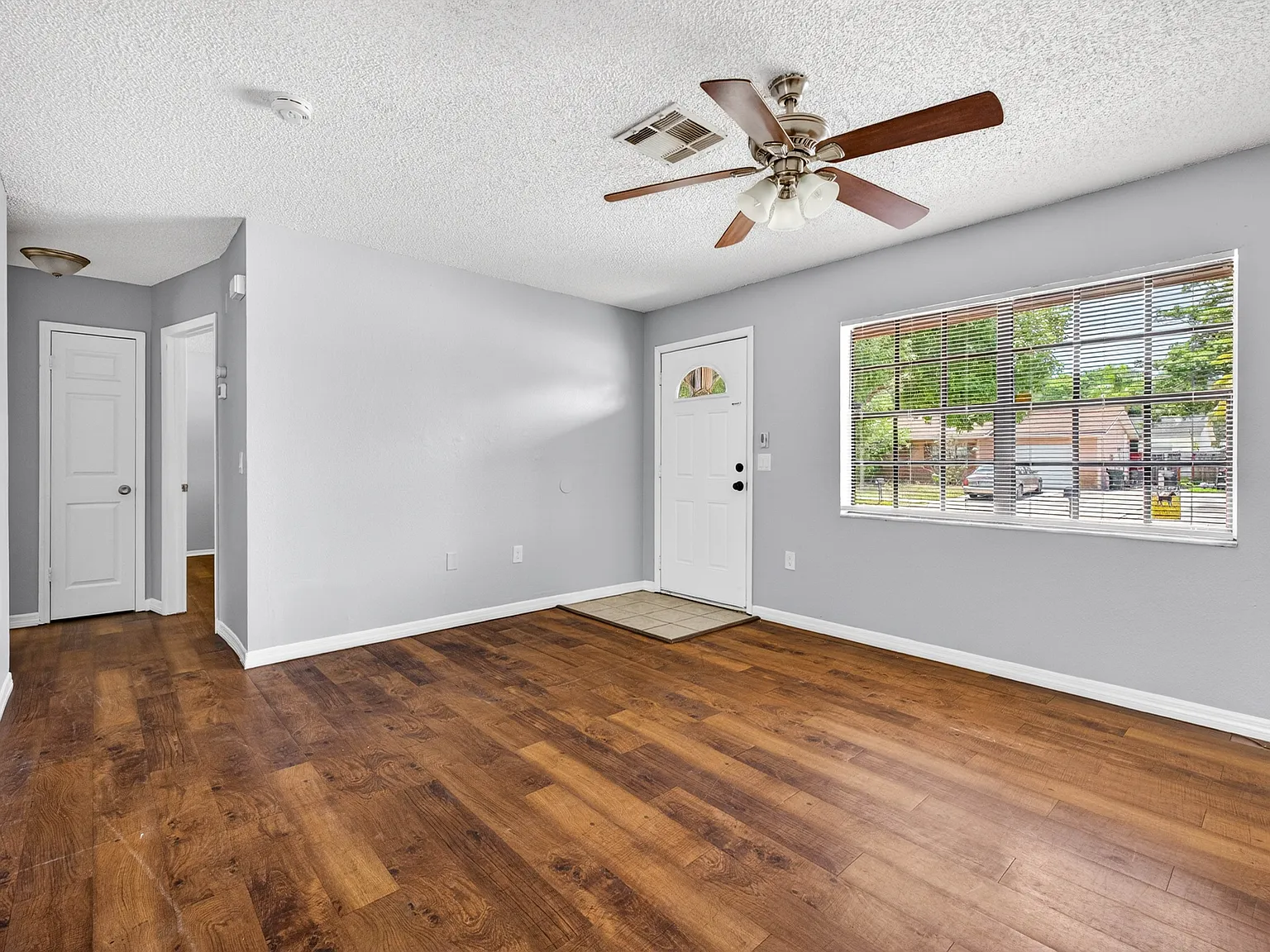 2 bed, 775 sqft, $1,395 — Photo 3