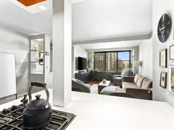 301 East 79th Street image 9 of 12