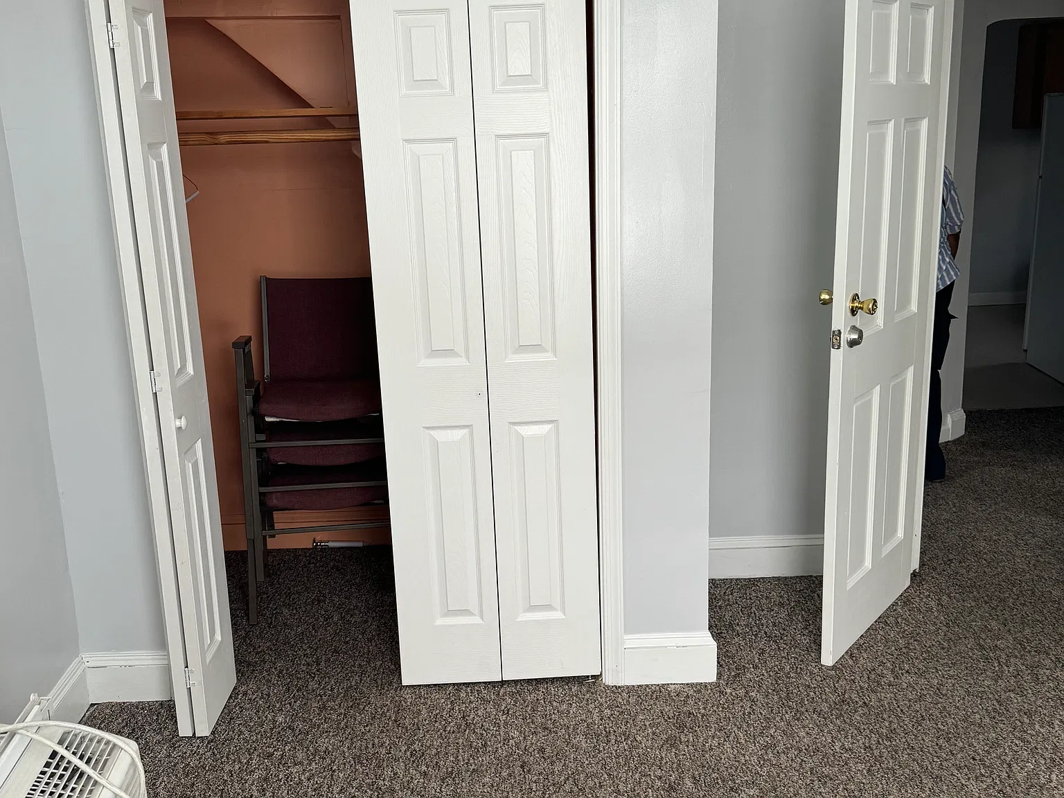 2 bed, 700 sqft, $1,200 — Photo 2