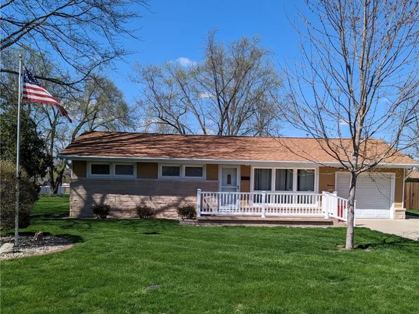 19 Miller Ave, Charleston, IL 61920