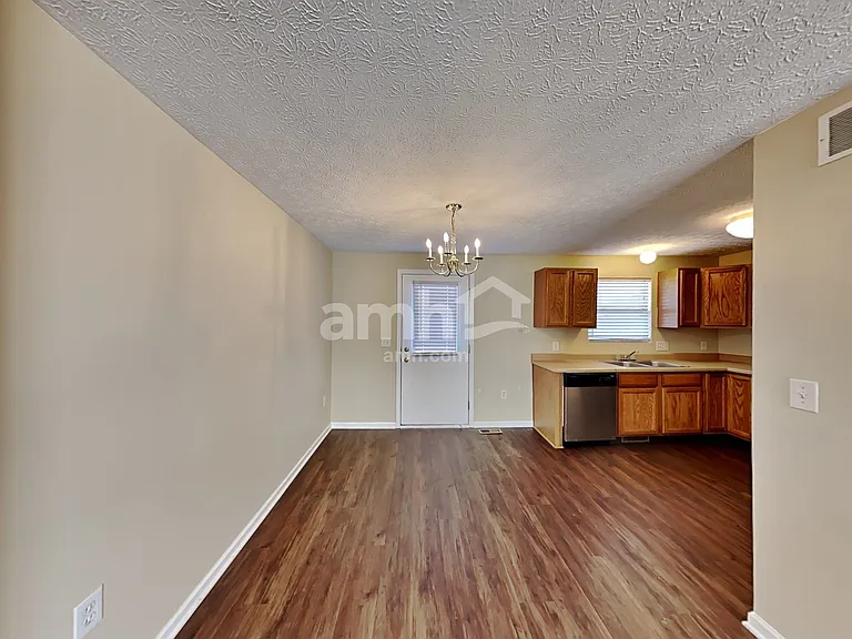 456 Kathryn Dr — Photo 5