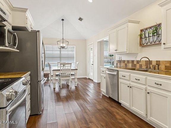 2nd image of 113 Cornish Pl