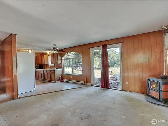 5th image of 514 Huggins Greig Road S