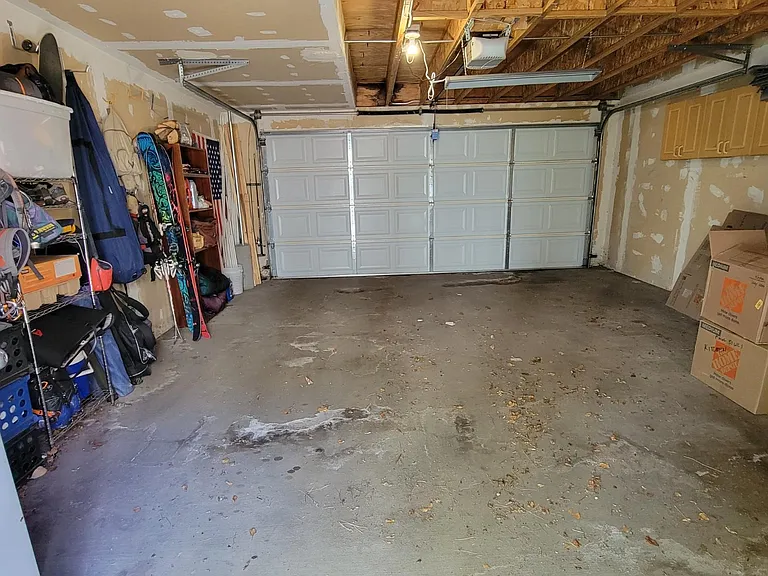 2215 Glenarm Pl — Photo 34